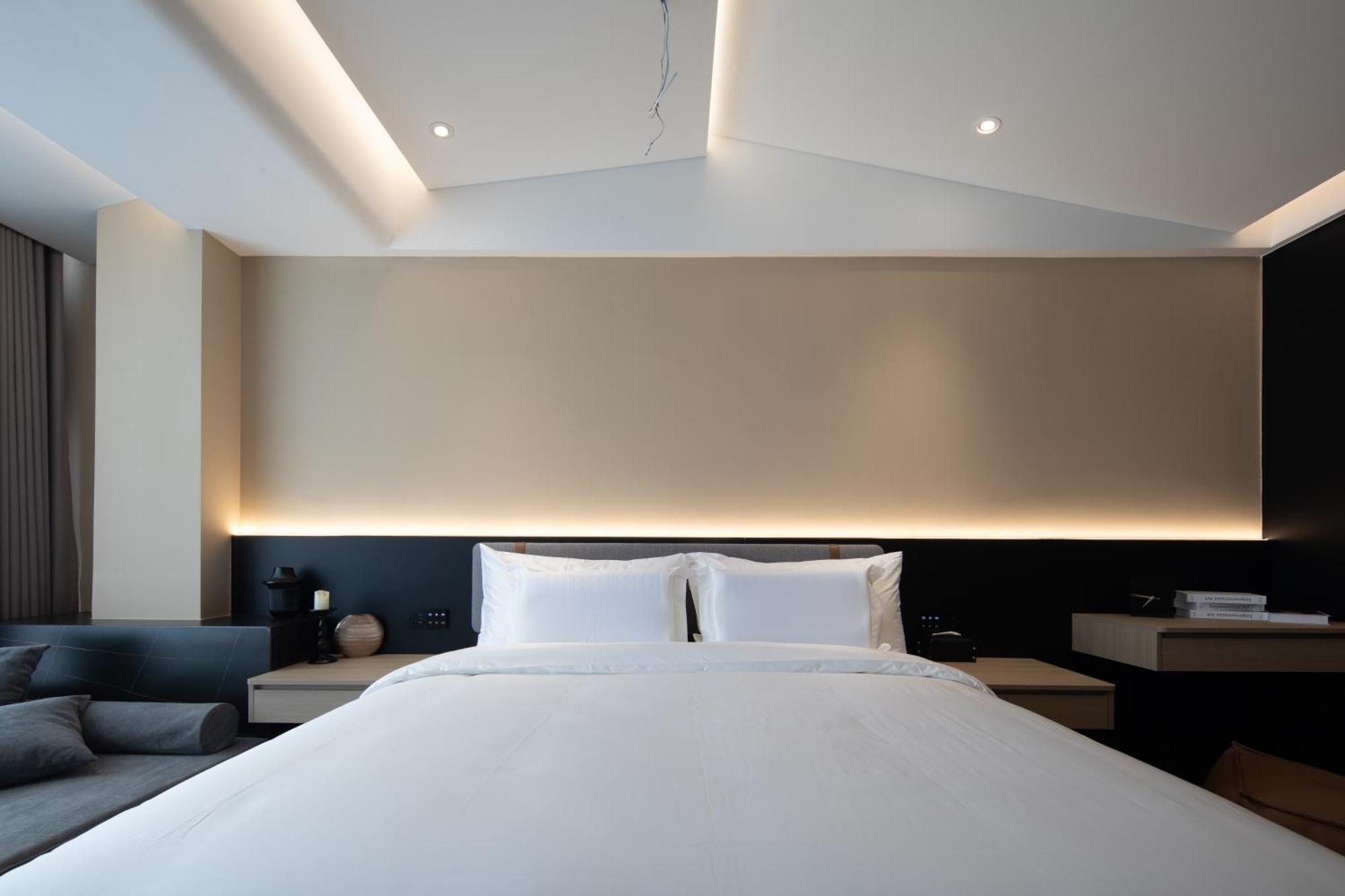 See You Soon At The Ritz Rose Summer Hotel Sanya Exterior foto